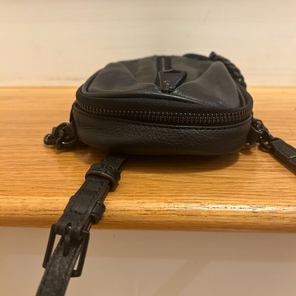 Aimee Kestenberg Tamitha Phone Pouch Crossbody Bag Black Leather VERY GOOD! - Picture 11 of 13